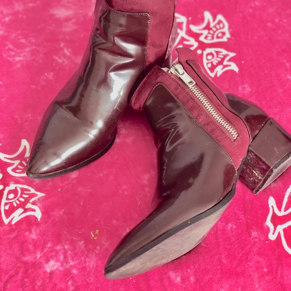 In style fall boots color red - Picture 1 of 3